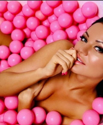 Элеонора, 19 лет, 3 размер груди